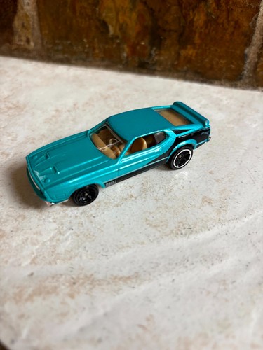 Hot wheels mustang - '71, mach