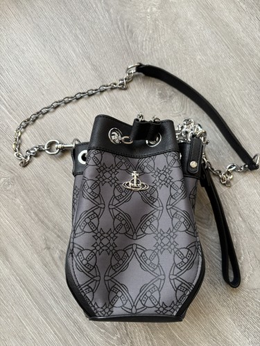 Vivienne westwood monogram - westwood,