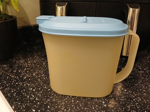 Tupperware jug - tupperware,