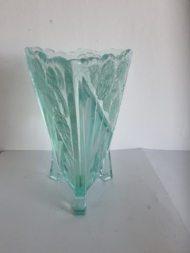 Sowerby daisy glass vase - sowerby, art