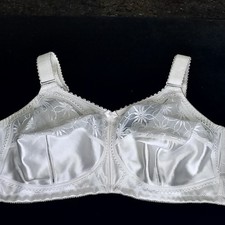 Triumph Classics Doreen Ladies Bra 42D. Non-Wired Full Support, Unworn.