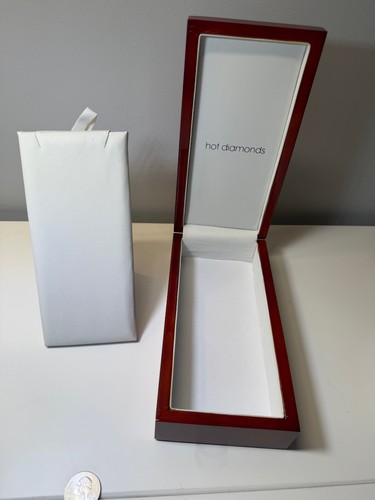 Hot diamonds necklace gift - diamonds, box