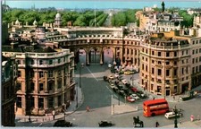 Admiralty Arch London w Old