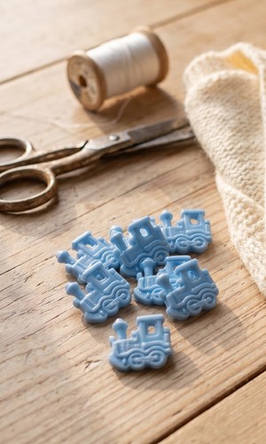 Blue train shaped buttons - blue,