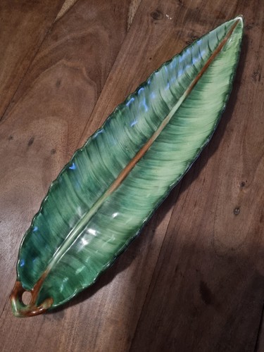 Banana leaf decortive - banana, table