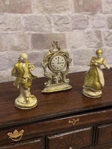 Dolls house scale - 1/12,