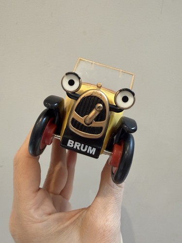 Golden bear brum - golden,