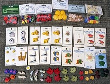 100+ Lot Of Figural Buttons La Mode Etc Animals, Flowers, Baby, School, Sports