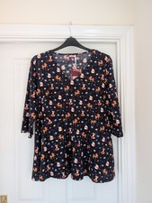 BNWT Joe Browns Ladies Navy Blue Multicoloured Christmas Tunic Top. Size 20.