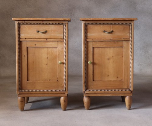Pair vintage country pine - of,