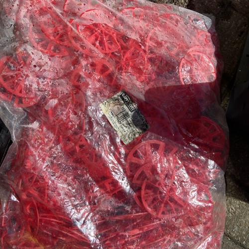 Insulation retaining discs - insulation, red