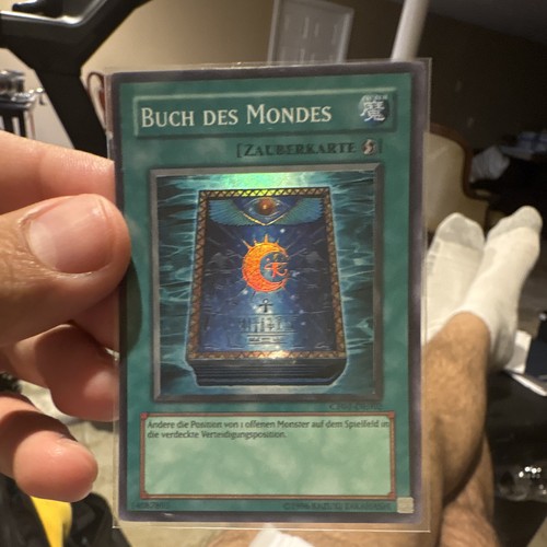 Konami tcg book of - yu-gi-oh!,