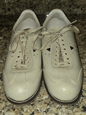 AMF Ivory Bowling Shoes Size 9