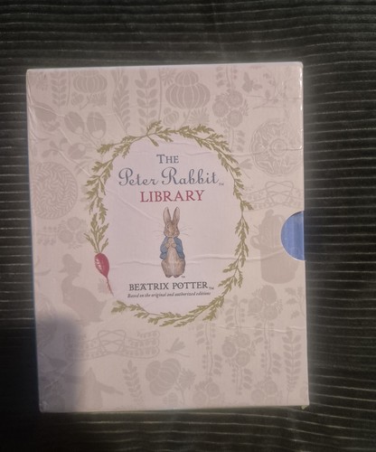 The peter rabbit library box - rabbit,