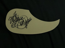 DOLLY PARTON Signed Acoustic