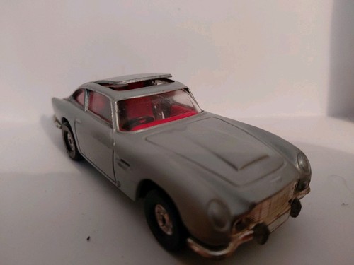 Corgi 007 james bond aston - 007,