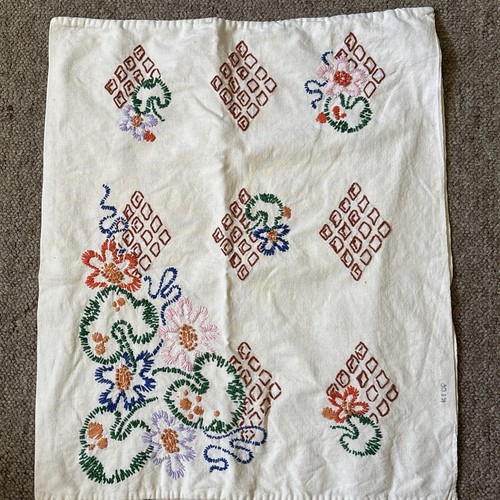 Vintage 1930s hand - hand, embroidered