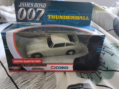 Corgi 2002 thunderball james - corgi,