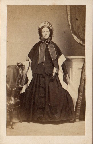 Cdv lady unusual black white - cdv,