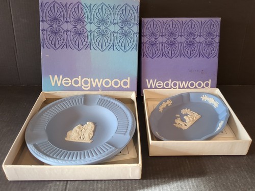 Vintage boxed wedgwood - x,