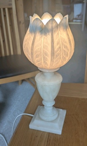 Vintage 70s alabaster tulip - alabaster,
