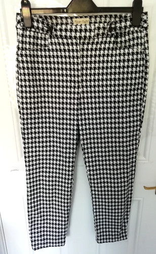 Phase eight black - black, white