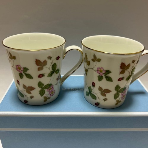 Wedgwood wild strawberry - wedgwood, mug