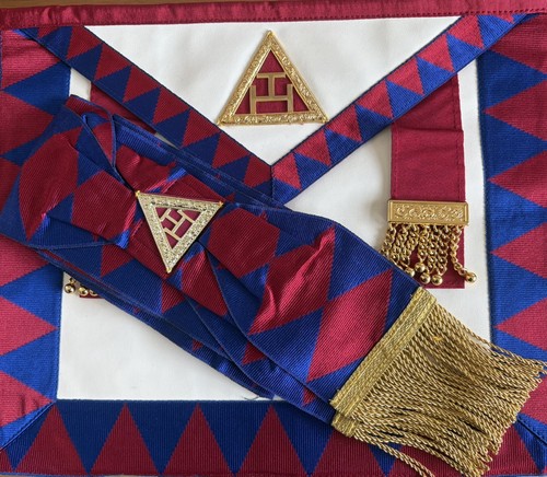 Masonic royal arch chapter - royal,
