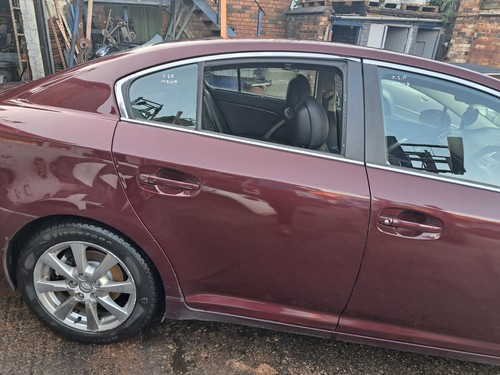 Toyota avensis saloon osr - avensis,
