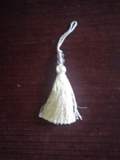 CREAM BEADED KEY TASSEL
