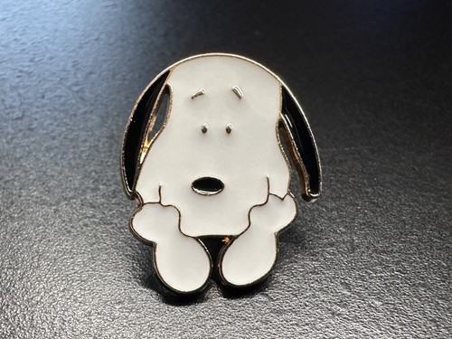 Snoopy enamel pin badge - snoopy,