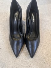 Ladies Black Leather Mid Heel