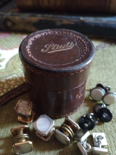 Antique leather stud - stud, box