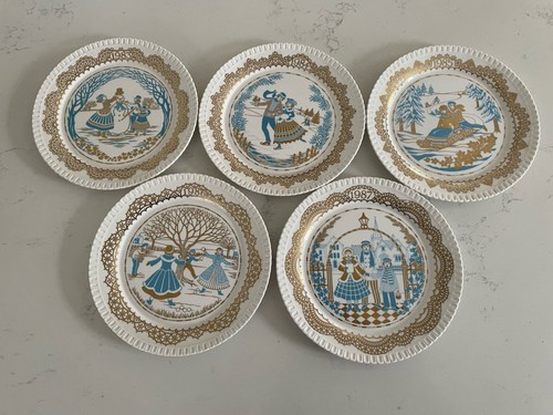 Spode christmas plates - x,