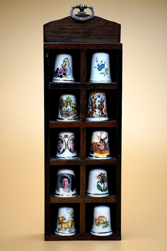 Thimbles wooden display rack - display,