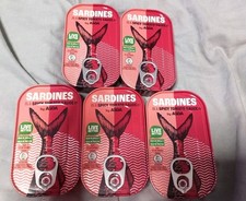 5 Tins Of Sardines in spicy tomato sauce  5 Tins x 125g=625g. Free P&P