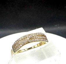 Ladies gold ring band triple