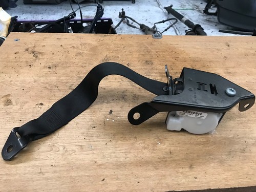 Mercedes clk rear seat belt - mercedes,