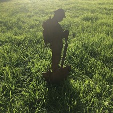 SOLDIER SIGN SILHOUETTE Lest