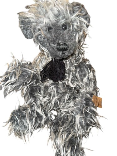 Old fogey artist - bear,