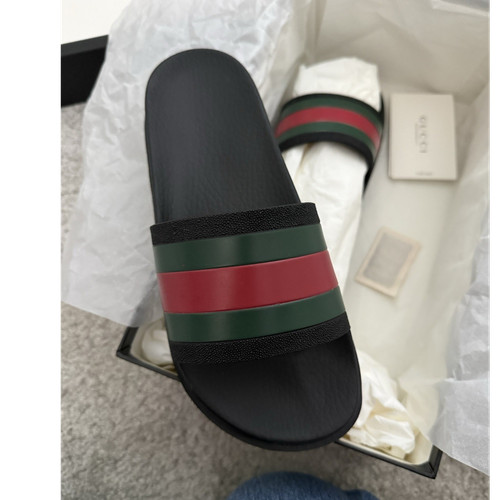 Gucci men rubber slider - gucci,