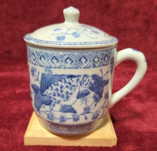 Collectable blue and white - blue,