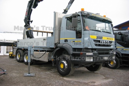 Truck photo iveco trakker - truck,