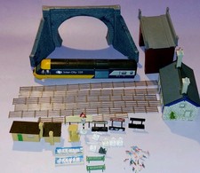 OO Gauge Tunnel Bridge Buildings Accessories Signs Hornby Airfix Fences RefA 