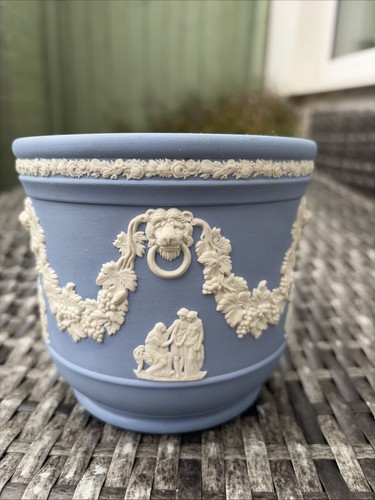 Vtg wedgwood blue jasperware - blue,