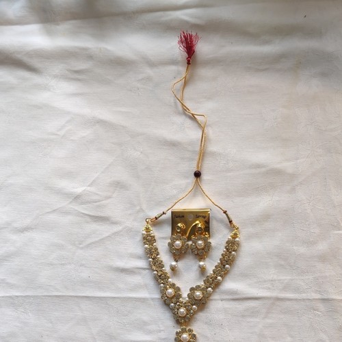Gold tone faux pearl flower - pearl,