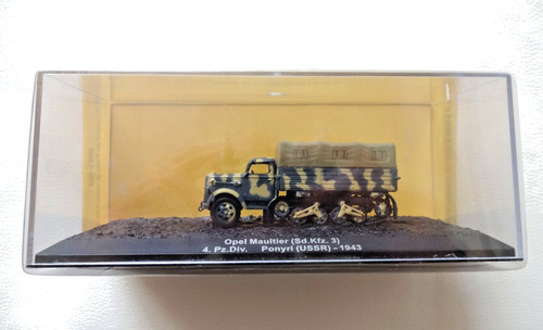 Miniature vehicle 72 - 1, 72:
