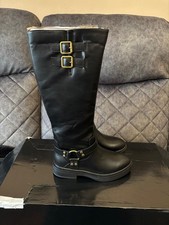 Beautiful Women's Lipsy Black