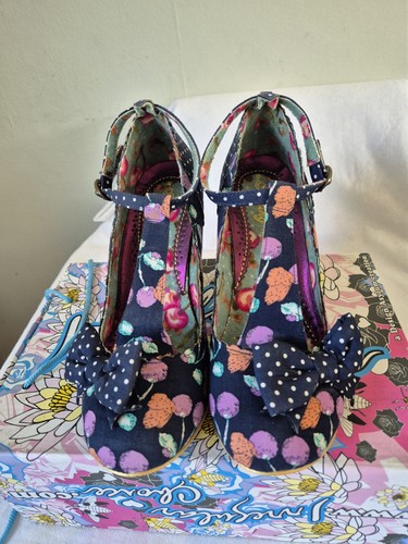 Ruby shoo court - ,