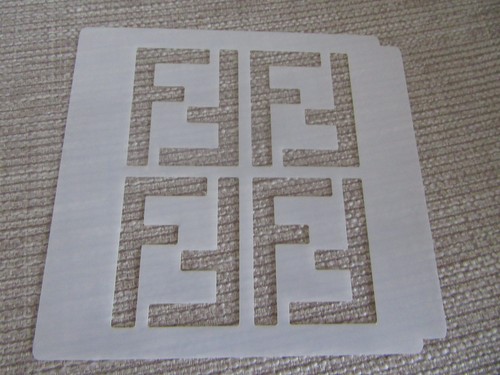 Fashion stencil cake - "f",